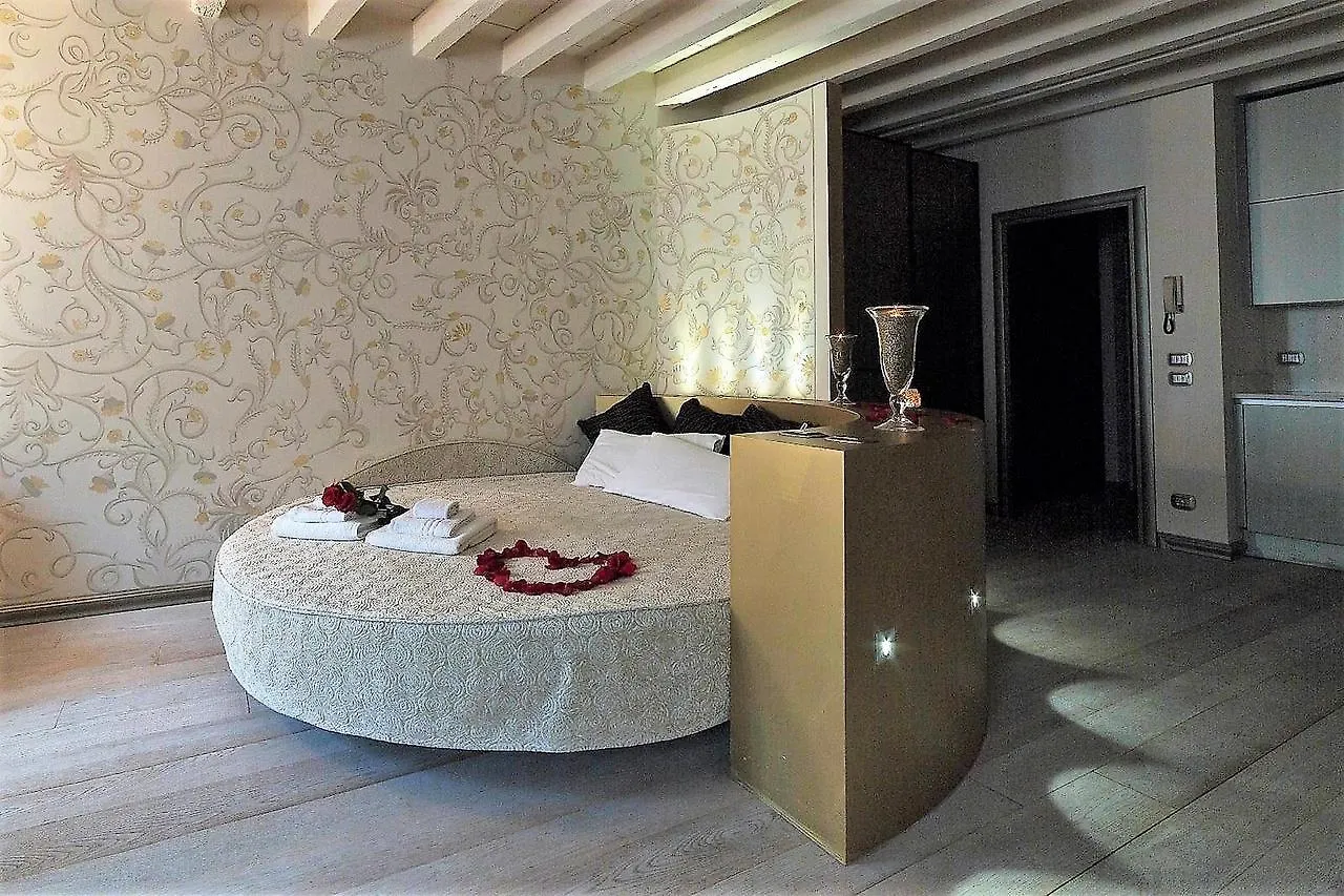 شقة Desenzano Lux...Uria ديسينسانو ديل غاردا