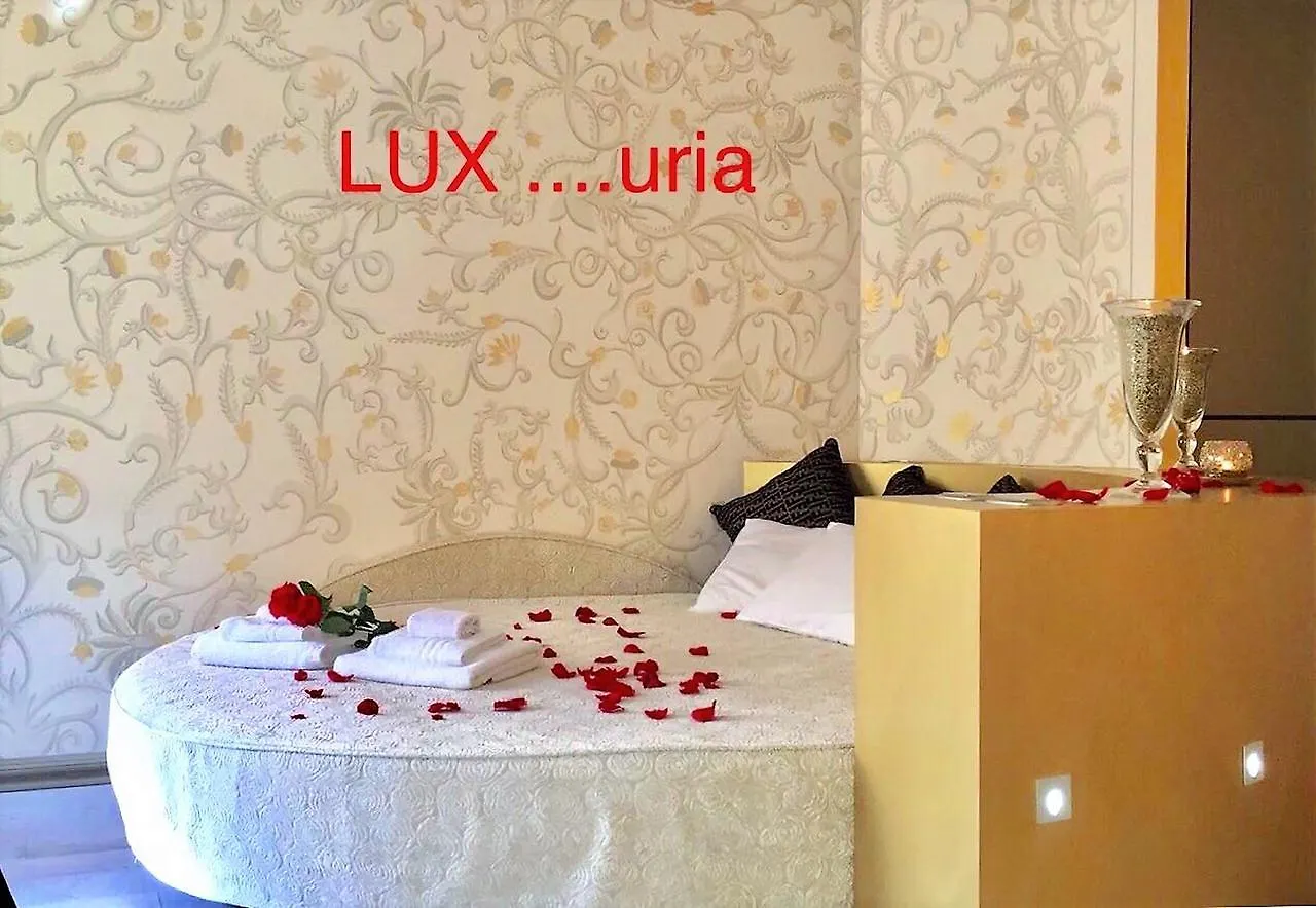 Desenzano Lux...Uria Apartment Desenzano del Garda 0*,  Italy